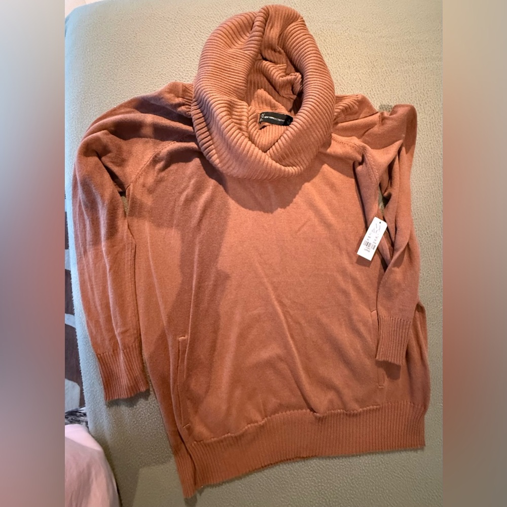New York & Company Brown Turtle Neck Sweater Top Size Large New With Tags - Picture 2 of 4